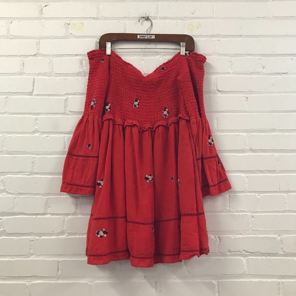 Free People Dresses & Skirts - FREE PEOPLE off shoulder red smocking flare sleeves floral embroidery